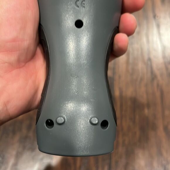 General Tools MM8 Pinless LCD Moisture Meter with Tricolor Bar Graph - Picture 5 of 6